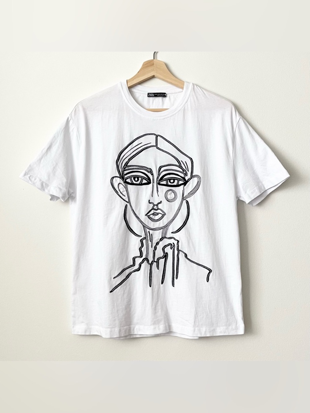 Zara Embroidered Abstract Face Art Graphic Tee White M NWOT
